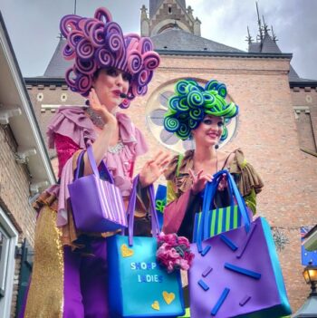 Shopping Queens