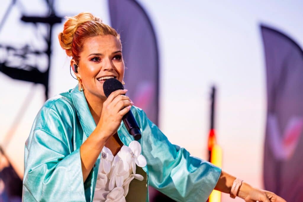 Celien boek je vvor een optreden via artiestenbureau KWADRAAD (1)