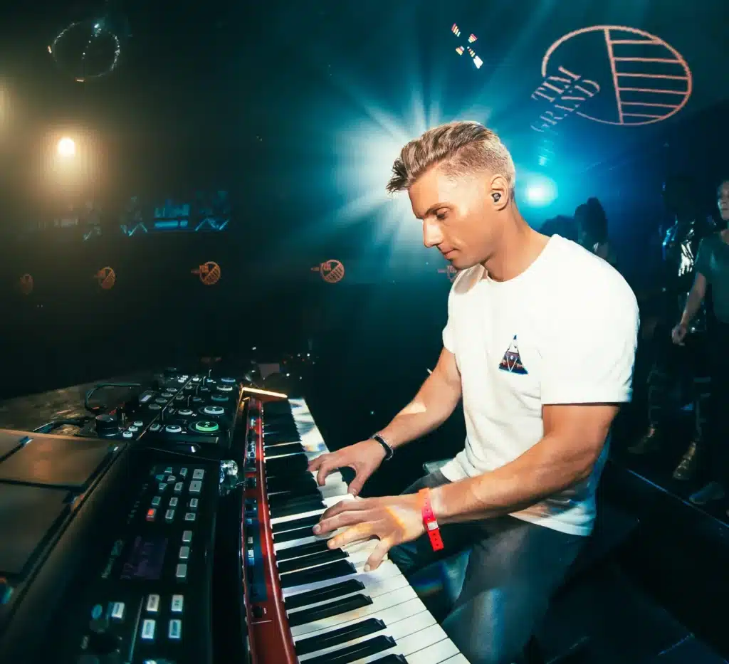 Tim Grand boeken Dj en Piano en Percussie 3