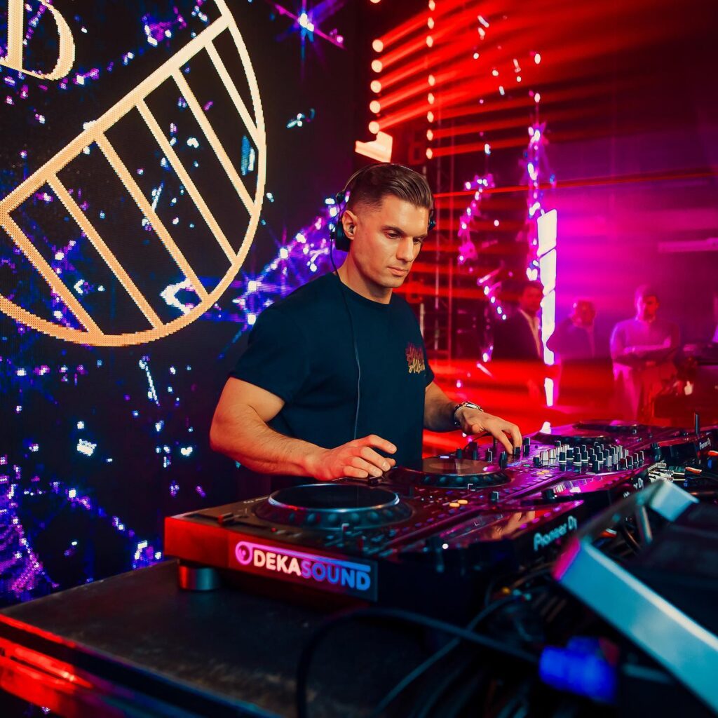 Tim Grand boeken via Kwadraad DJ en Piano Prijzen online 3