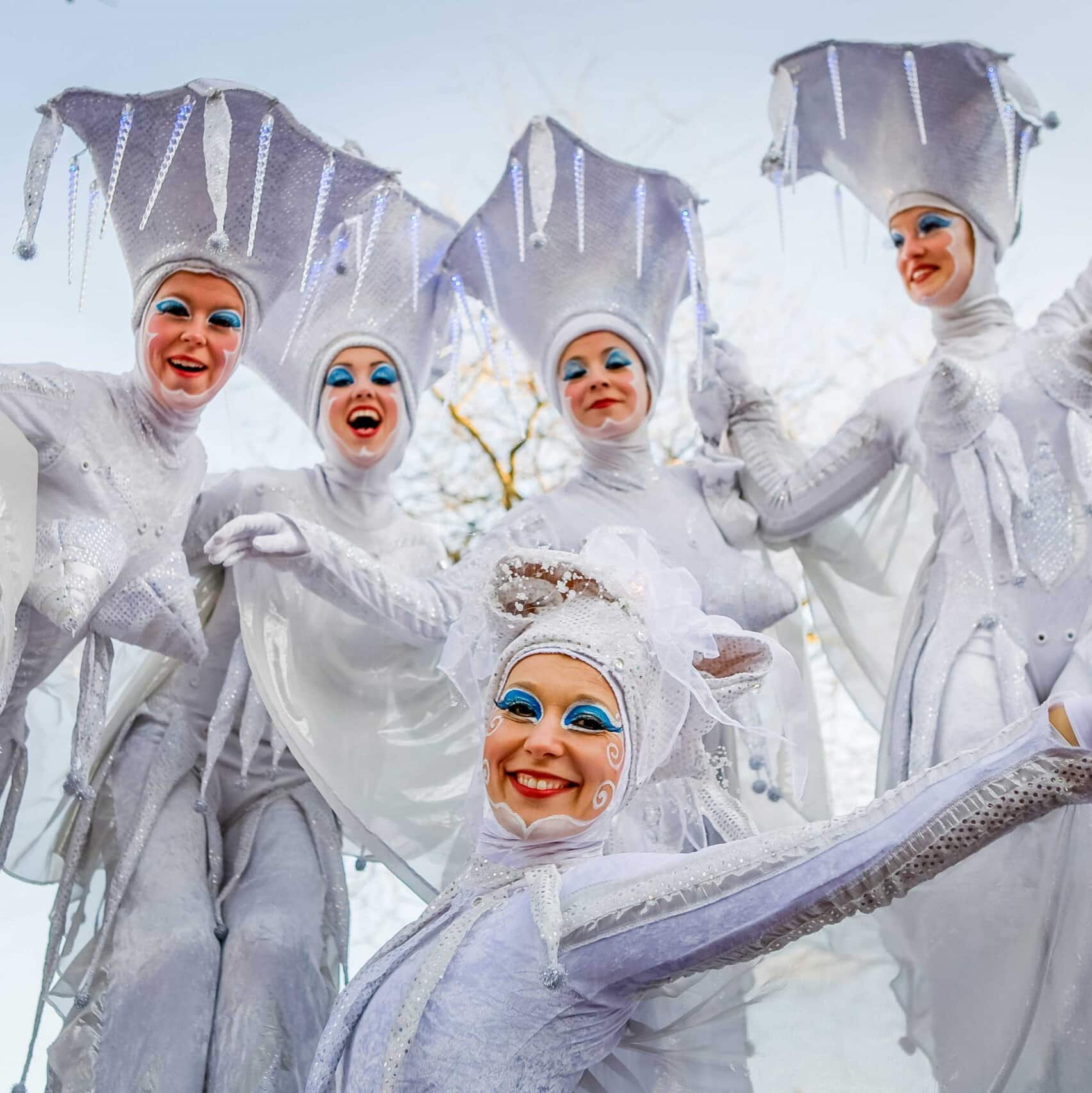 white divas boeken bij boekingskantoor kwadraad online prijs steltlopers witte divas