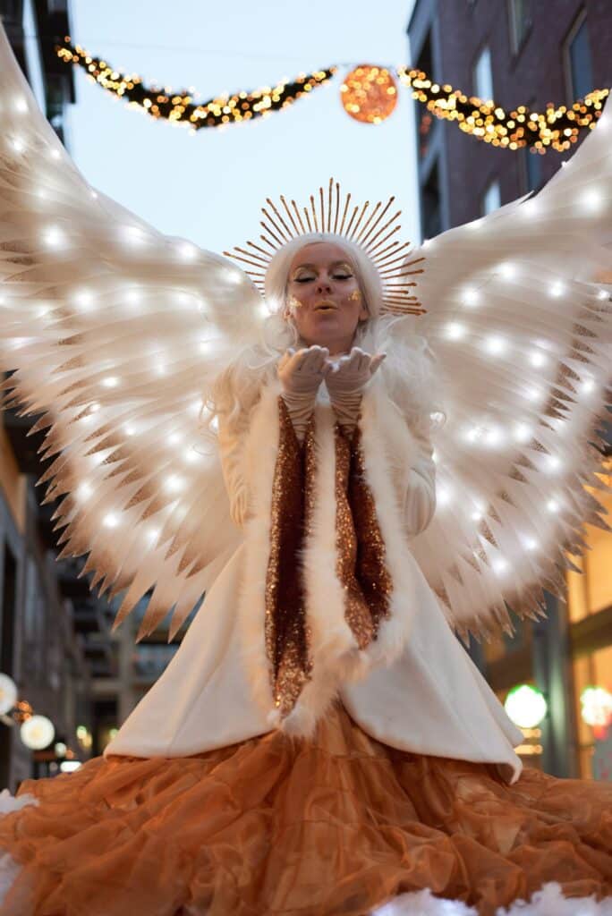 Christmas Angels is te boeken bij boekingskantoor kwadraad online prijs mobiele steltloopact