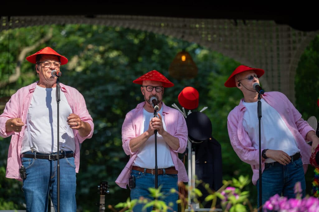 4TACT De Strangers Tribute band is te boeken via boekingskantoor Kwadraad (2)