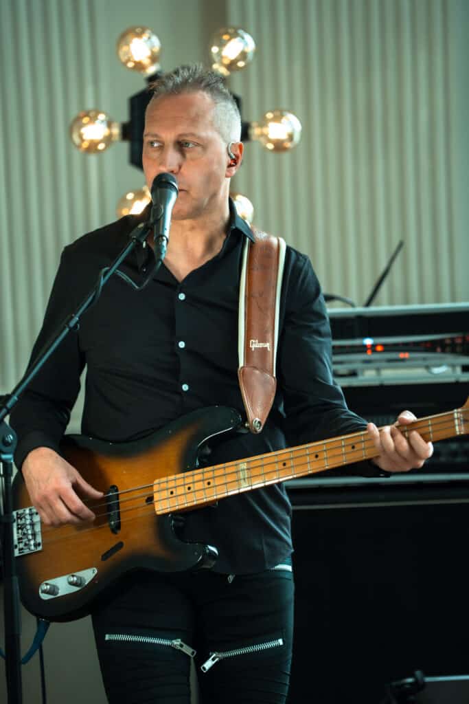 Sting Tribute Band boeken doe je via boekingskantoor Kwadraad. Prijs Sting Tribute band online (3)