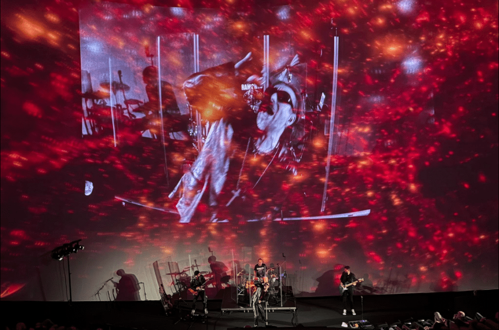 U2 Tribute U2TWO is te boeken via boekingskantoor Kwadraad. Booking Agency U2 Tribute Bono (1)