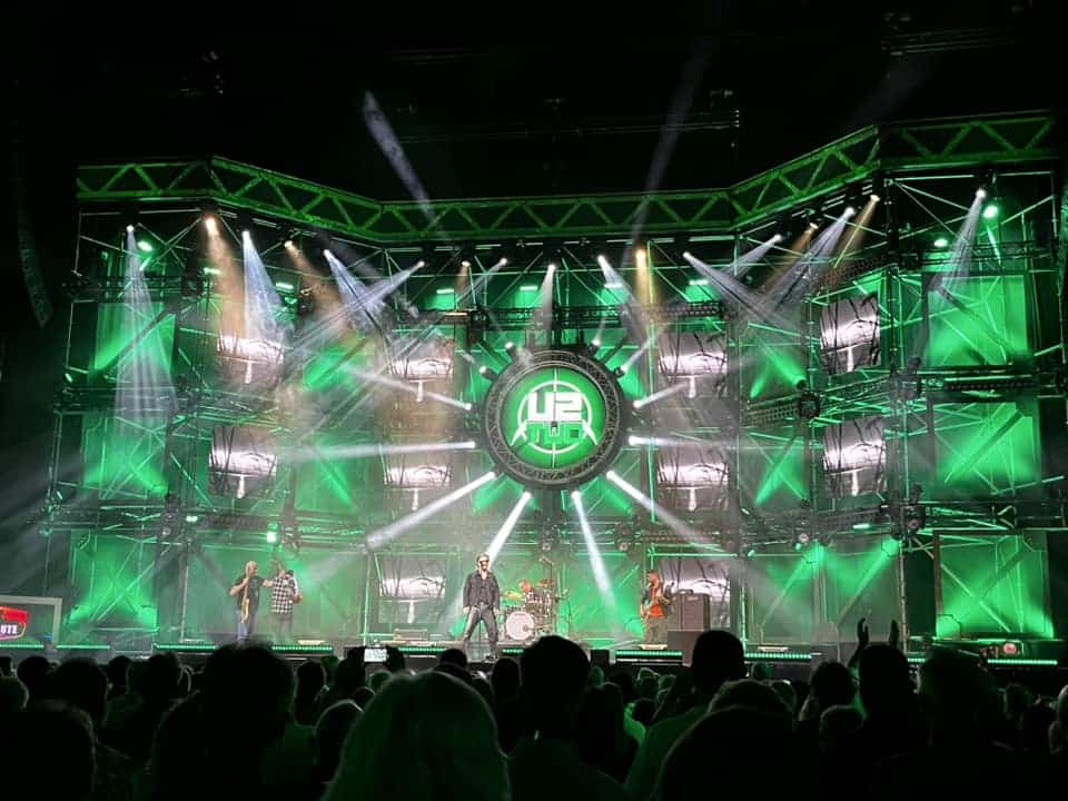 U2 Tribute U2TWO is te boeken via boekingskantoor Kwadraad. Booking Agency U2 Tribute Bono (11)