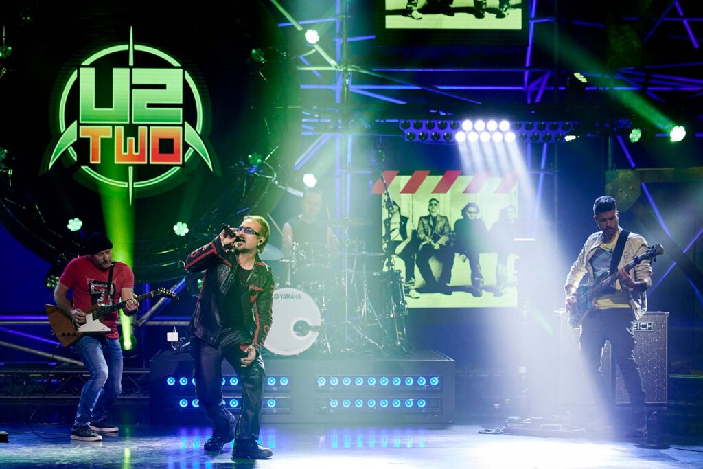 U2 Tribute U2TWO is te boeken via boekingskantoor Kwadraad. Booking Agency U2 Tribute Bono (7)