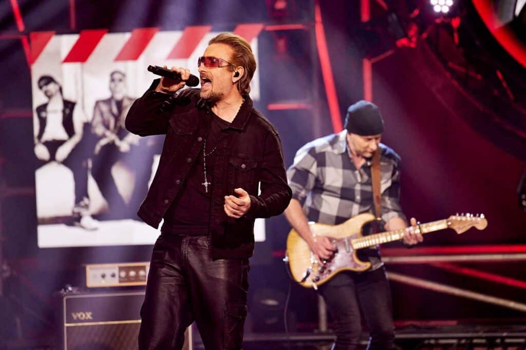 U2 Tribute U2TWO is te boeken via boekingskantoor Kwadraad. Booking Agency U2 Tribute Bono (8)