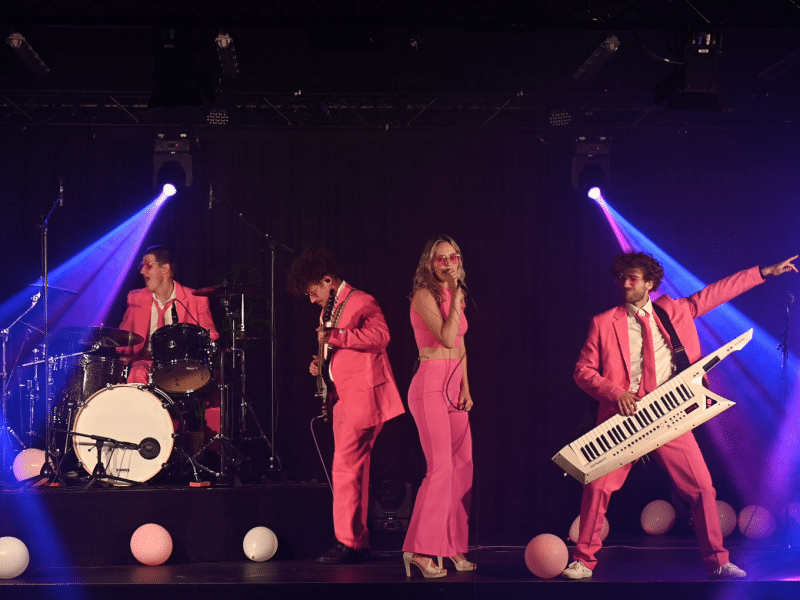 HirfroceOne band is te boeken via Artiestenbureau Kwadraad (1)