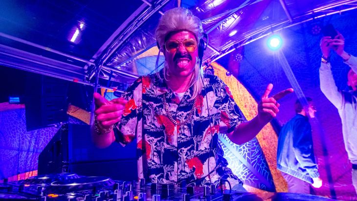 DJ Ronny Retro is te boeken via boekingskantoor KWADRAAD (1)
