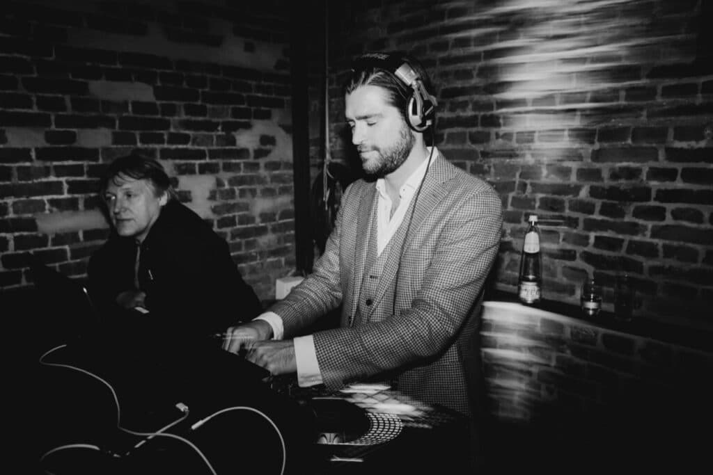 DJ Shootr is te boeken via zijn boekingskantoor Kwadraad DJ voor bruiloften bedrijsfeesten privéfeesten (1)