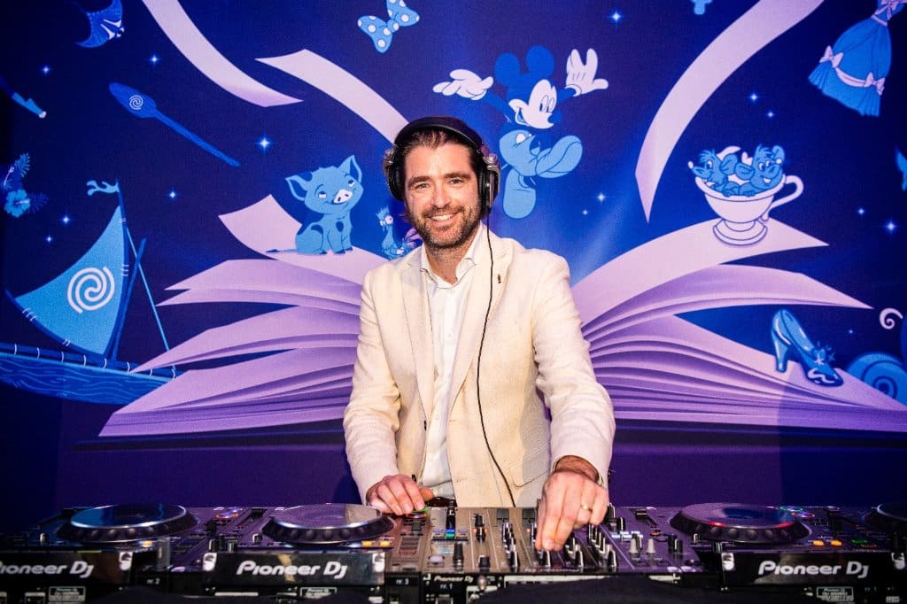 DJ Shootr is te boeken via zijn boekingskantoor Kwadraad DJ voor bruiloften bedrijsfeesten privéfeesten (4)