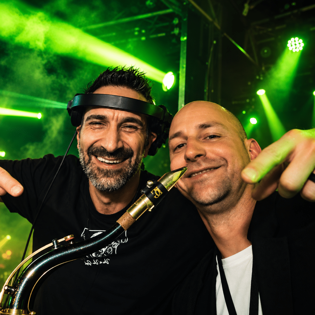 Een Saxofonist boeken voor club, feest of event doe je via boekingskantoor Kwadraad (2)